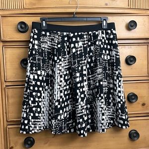 Women’s Ellen Tracy Printed Midi Elegant Black/White Skirt Sz 16